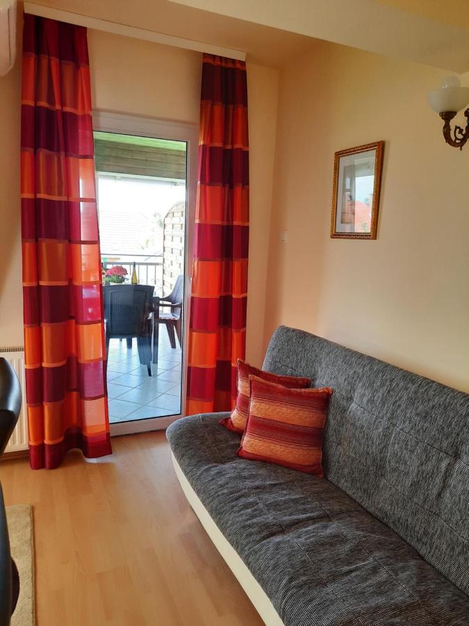 Harmonia Vendeghaz Apartment Balatonalmadi Ngoại thất bức ảnh