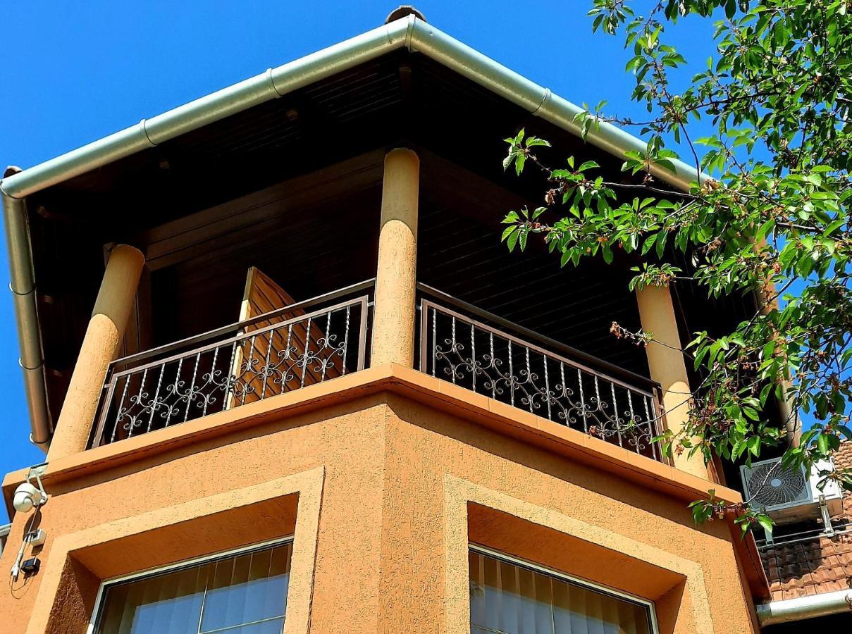 Harmonia Vendeghaz Apartment Balatonalmadi Ngoại thất bức ảnh