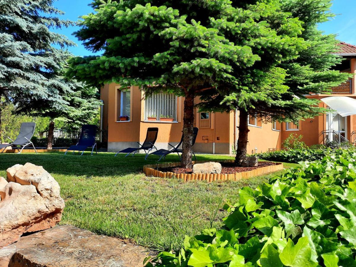 Harmonia Vendeghaz Apartment Balatonalmadi Ngoại thất bức ảnh