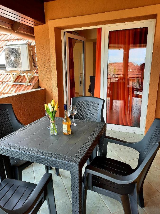 Harmonia Vendeghaz Apartment Balatonalmadi Ngoại thất bức ảnh